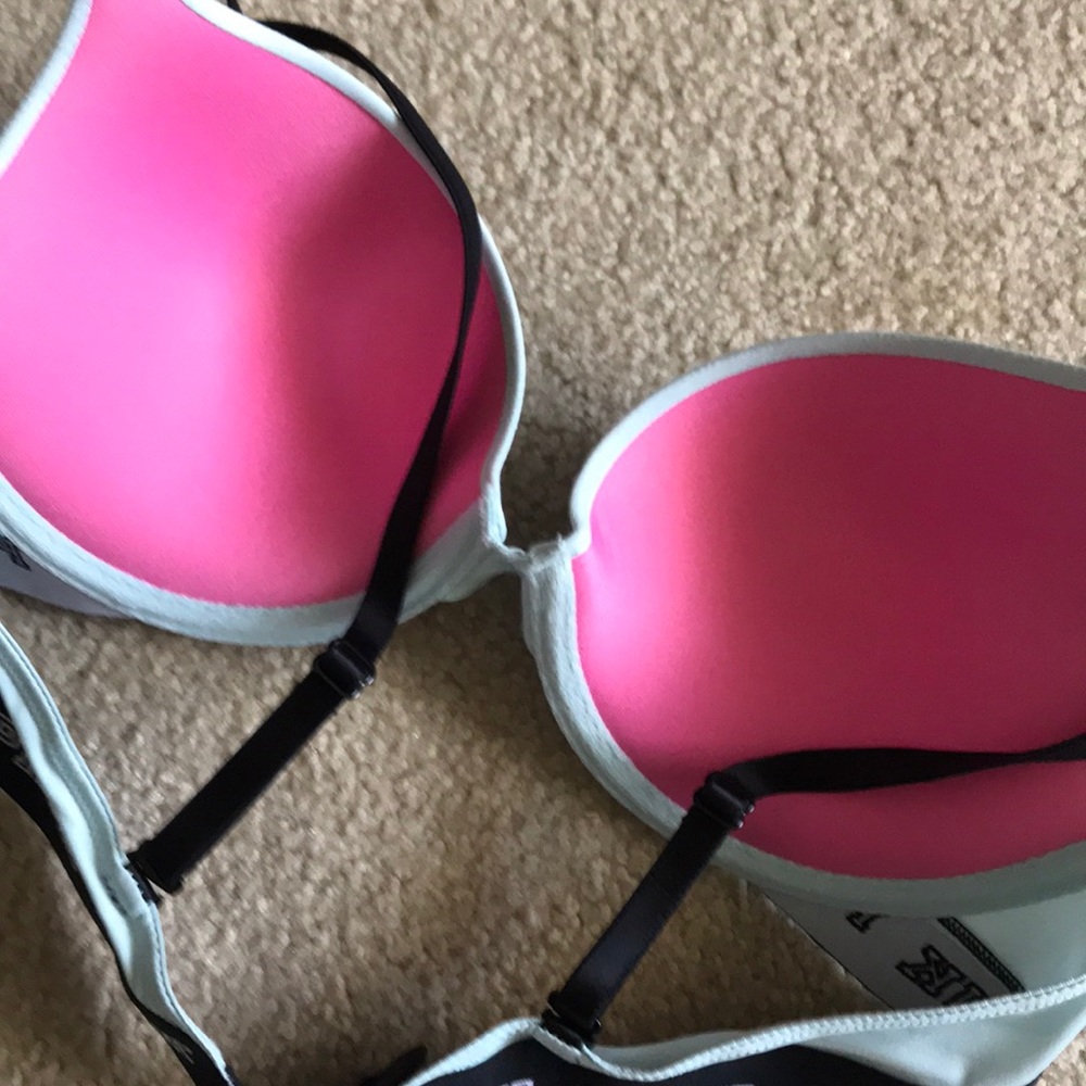 Pink bra - Picture 3 of 3